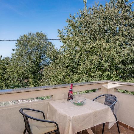 Cozy Apartment In Malinska Dubasnica With Wifi Eksteriør bilde
