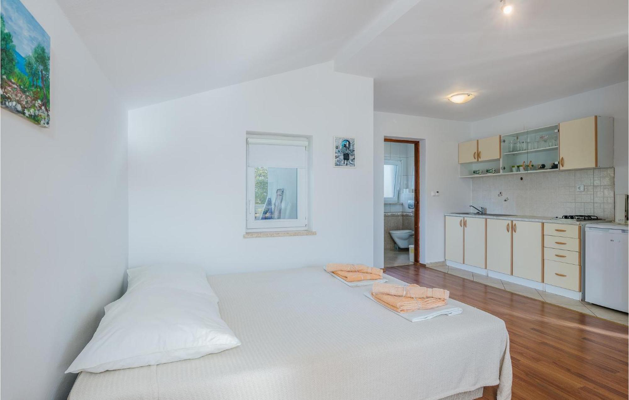 Cozy Apartment In Malinska Dubasnica With Wifi Eksteriør bilde