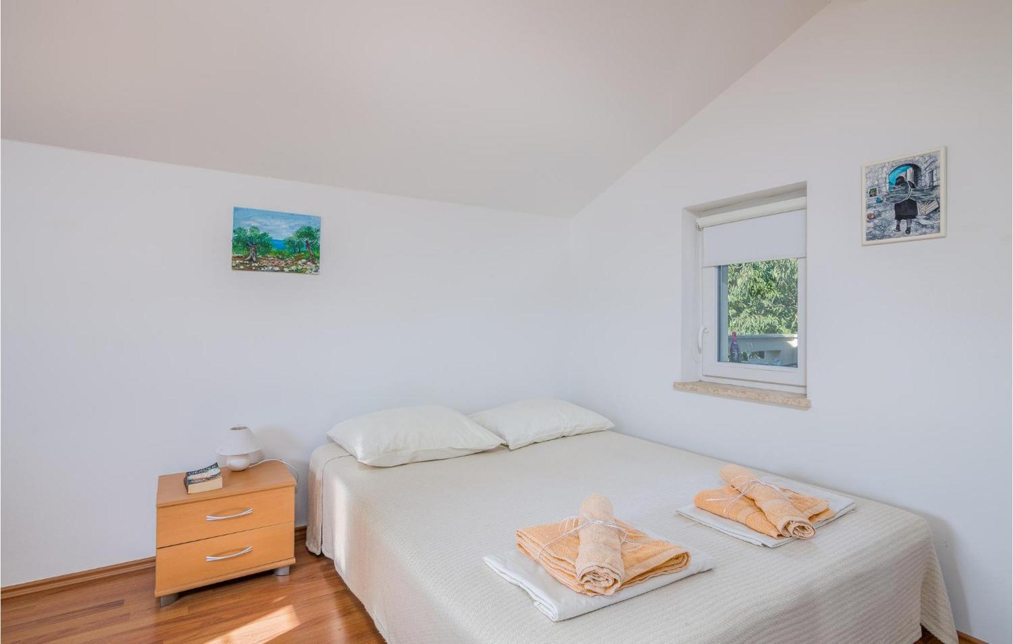 Cozy Apartment In Malinska Dubasnica With Wifi Eksteriør bilde