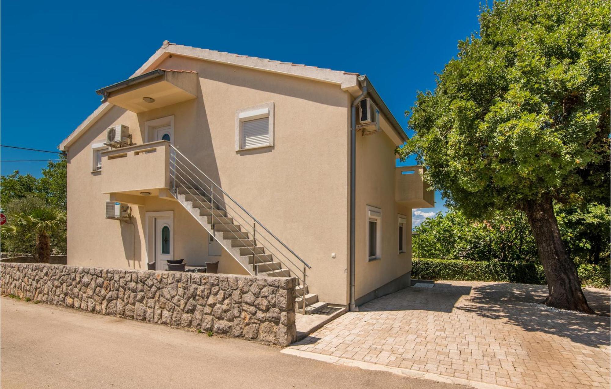 Cozy Apartment In Malinska Dubasnica With Wifi Eksteriør bilde