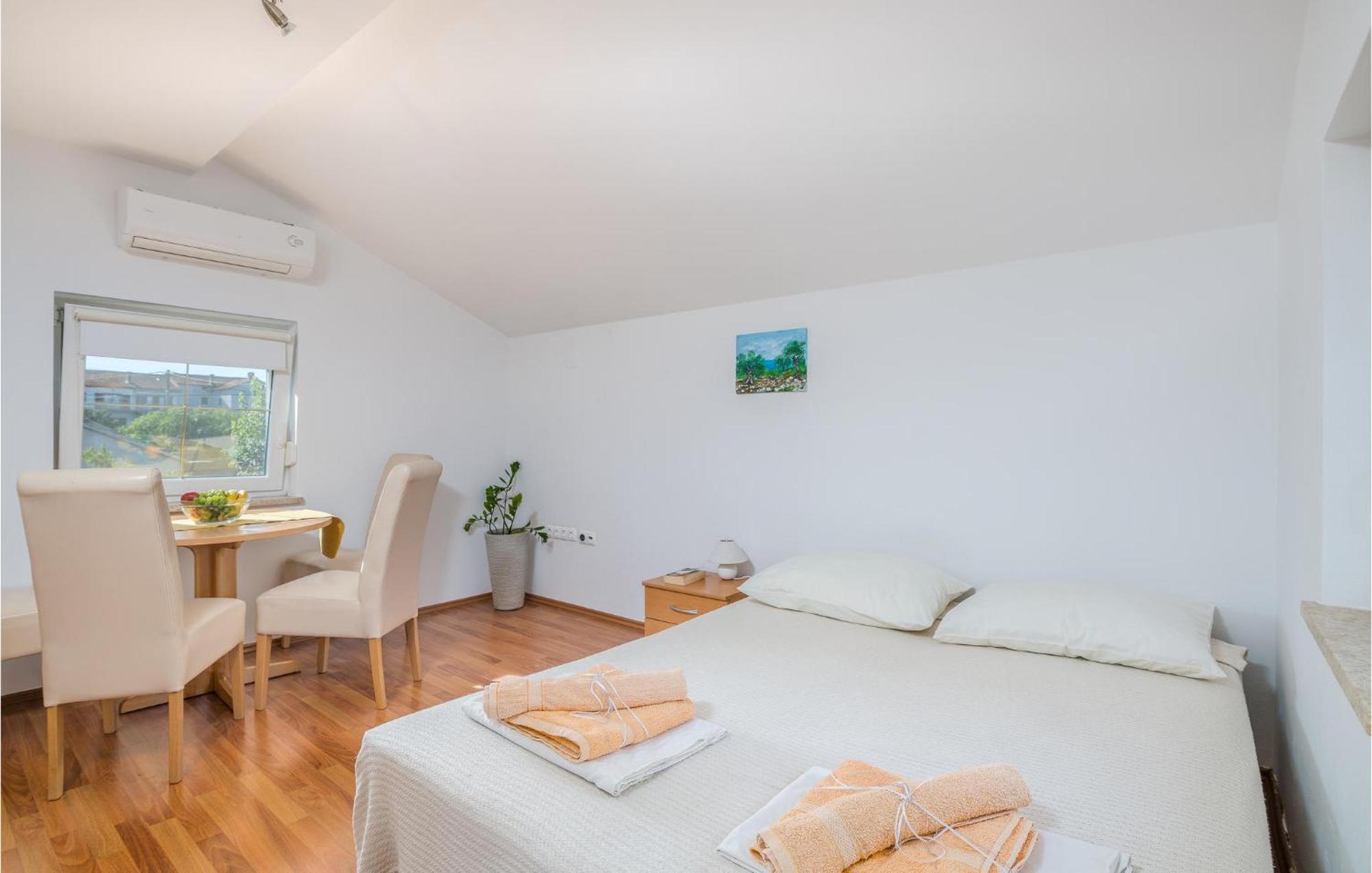 Cozy Apartment In Malinska Dubasnica With Wifi Eksteriør bilde