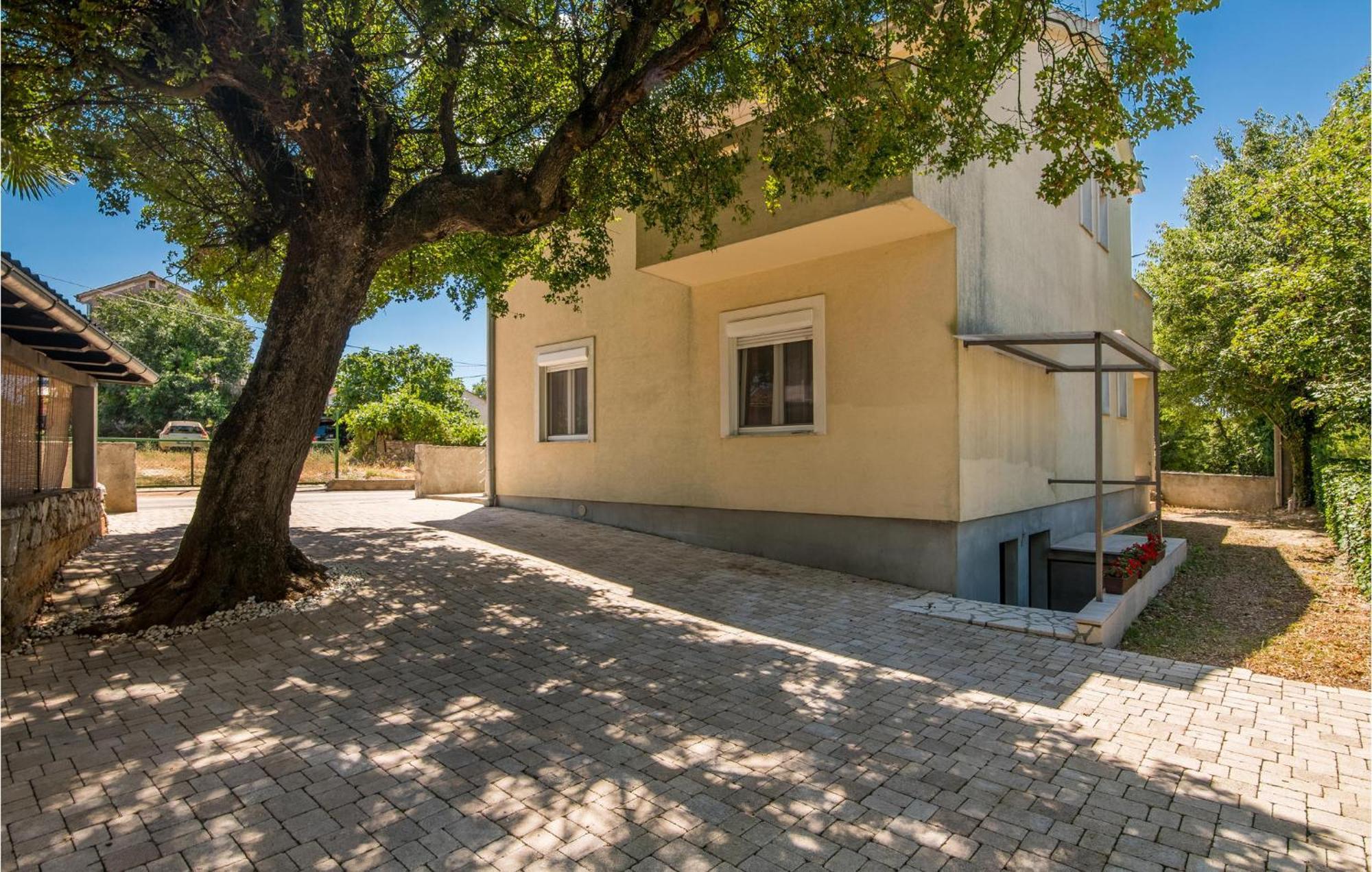Cozy Apartment In Malinska Dubasnica With Wifi Eksteriør bilde